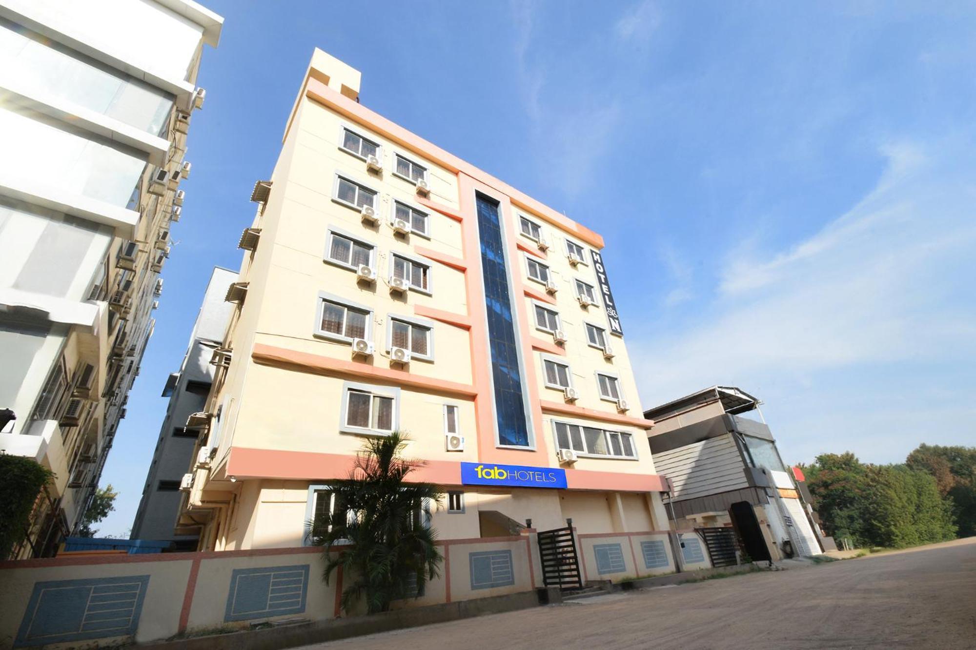 Fabhotel N Residency, Hitech City - 350M From Yashoda Hospital, Hitech City Hyderabad Eksteriør billede