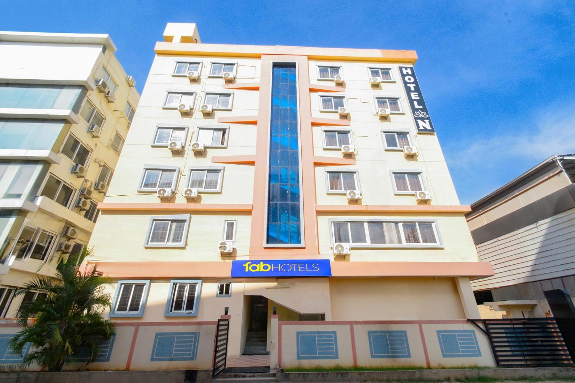 Fabhotel N Residency, Hitech City - 350M From Yashoda Hospital, Hitech City Hyderabad Eksteriør billede