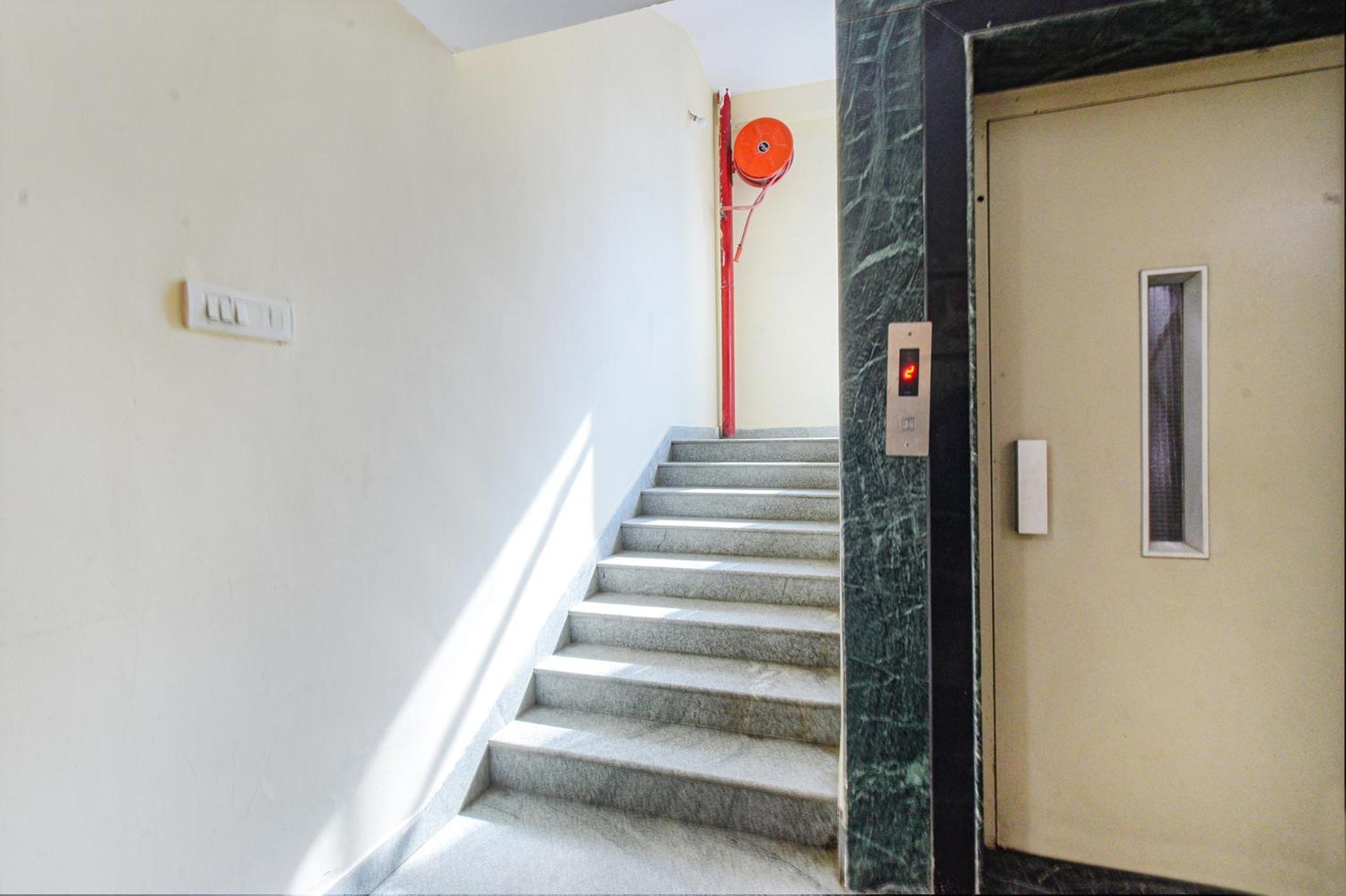Fabhotel N Residency, Hitech City - 350M From Yashoda Hospital, Hitech City Hyderabad Eksteriør billede